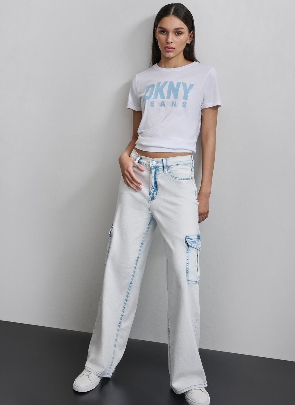 DKNY Women's High-Rise Wide-Leg Cargo Jeans White Blue Open Sky NEW Size 32